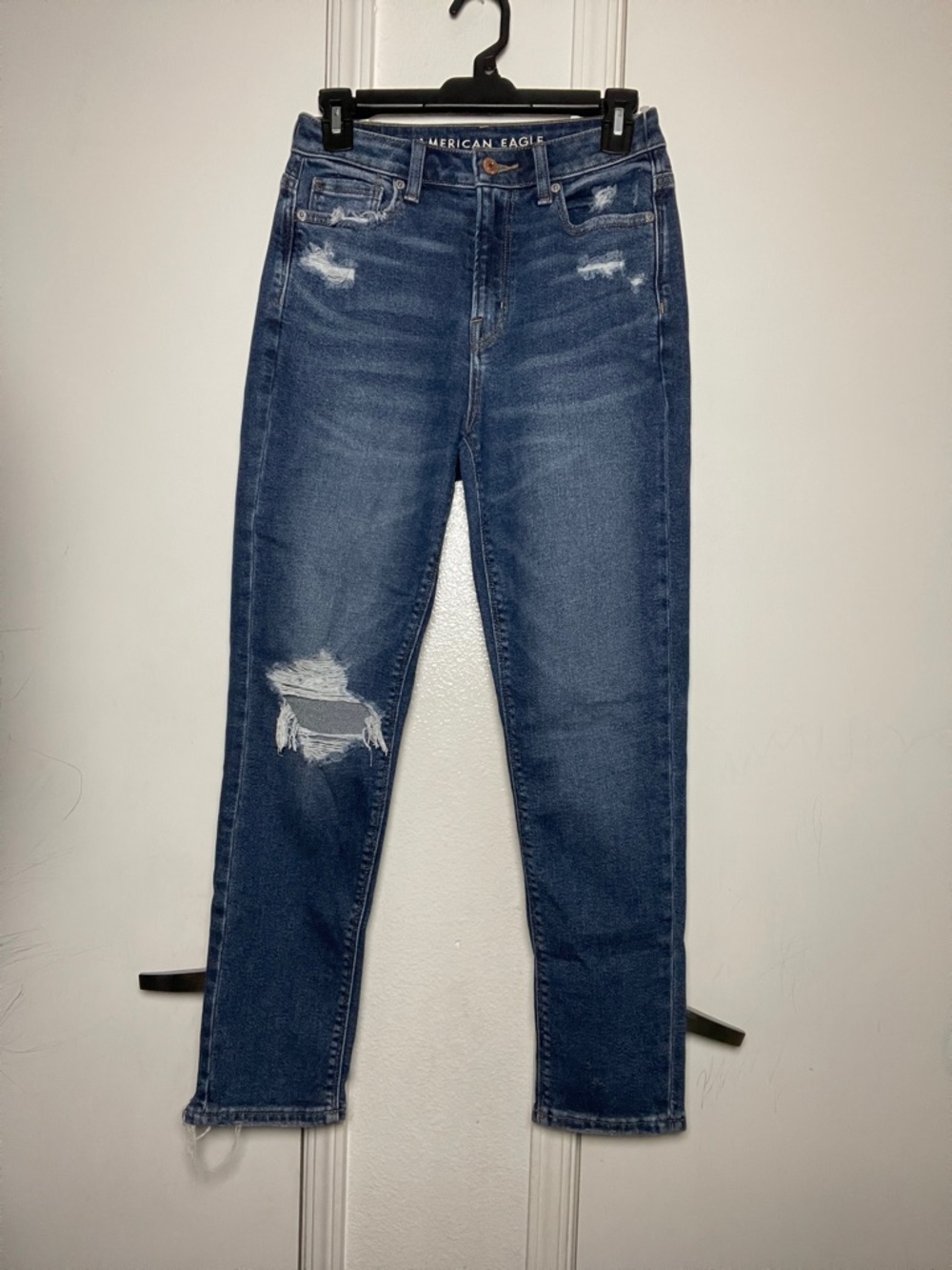American Eagle the mom Jean